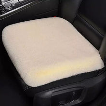 Carregar imagem no visualizador da galeria, Almofada Para Carro Pelúcia Sintética
