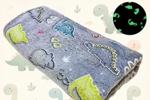 Carregar imagem no visualizador da galeria, Manta Mágica Kids™ - Brilha no Escuro (Antialérgica)
